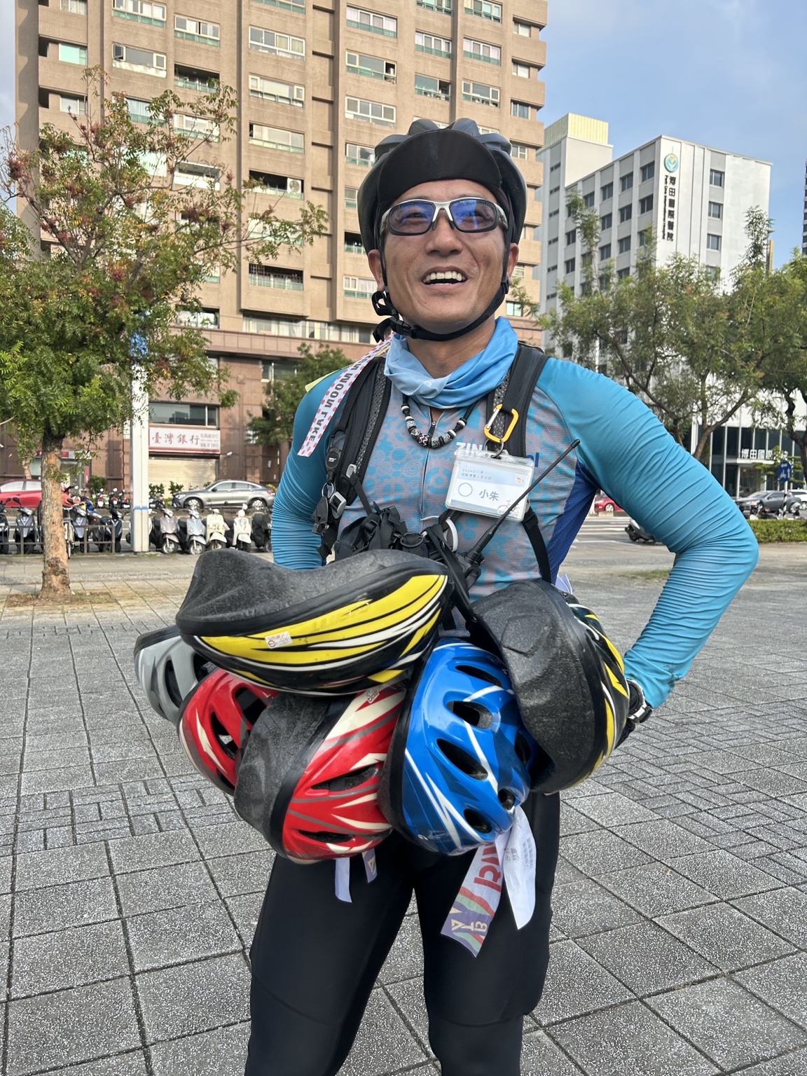 嶺客運動創辦人朱英彰於領騎工作現場